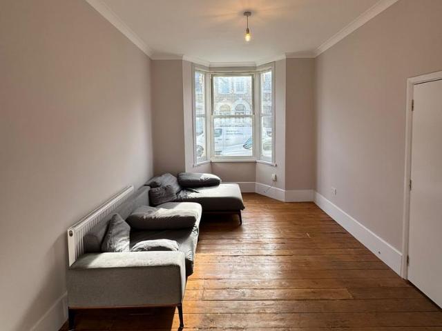16 Barrett's Grove, London, N16 8AP, United Kingdom | 6 bed townhouse for rent #140229338 | Rentberry
