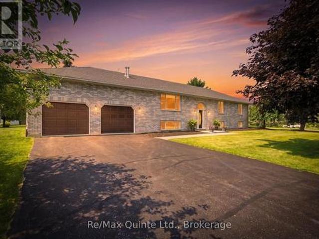 16 Bay Breeze Street, Prince Edward County Ameliasburgh, ON, K8N 0L4 house for sale | Listing ID X13675 | Royal LePage
