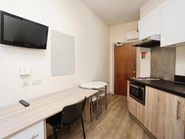 16 bed flat for sale