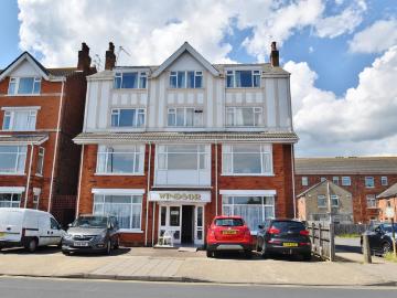 East Lindsey, East of England - Equipped kitchen
