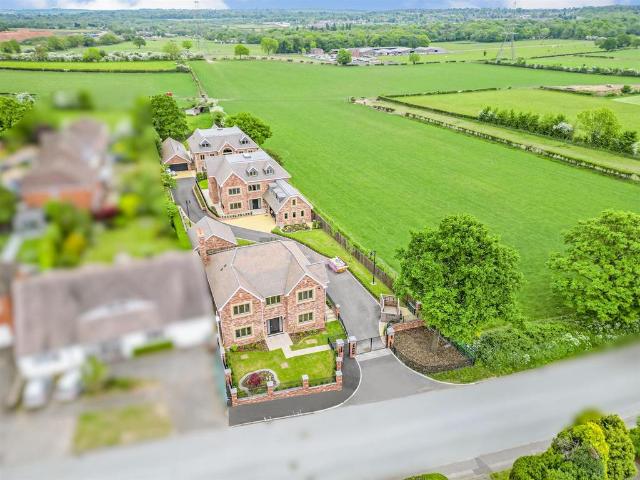 16 bedroom detached house for sale