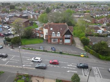 16 bedroom detached house to rent