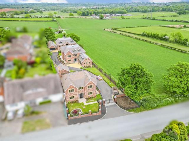 16 Bedroom Detached House