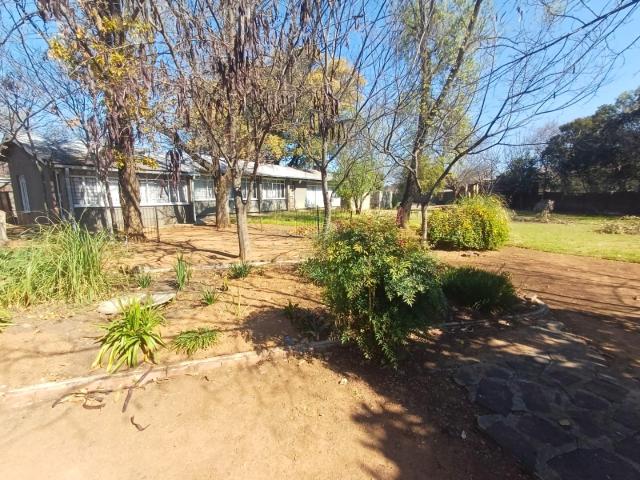 16 Bedroom House For Sale in Universitas