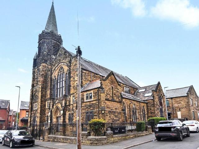 16 bedroom semi detached house for sale