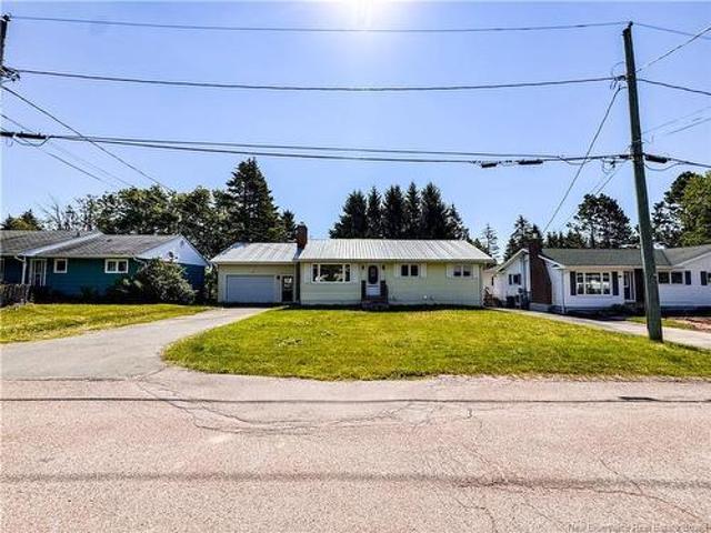 16 Bickerton Ave, Sackville, NB, E4L 3M7 house for sale | Listing ID NB141838 | Royal LePage