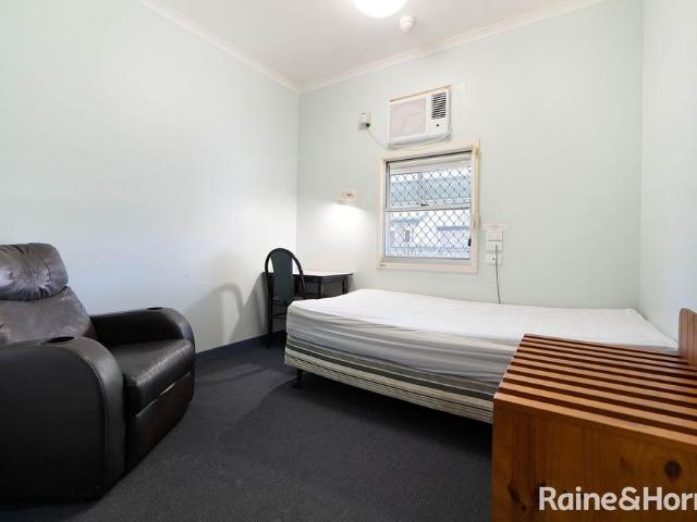16 Boddington Street Accommodation Available