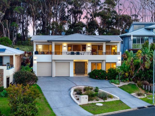 16 Bournda Circuit, Tura Beach