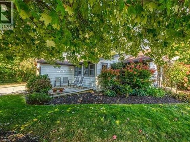 16 Broad Street, Port Dover, ON, N0A 1N7 house for sale | Listing ID 40857 | Royal LePage