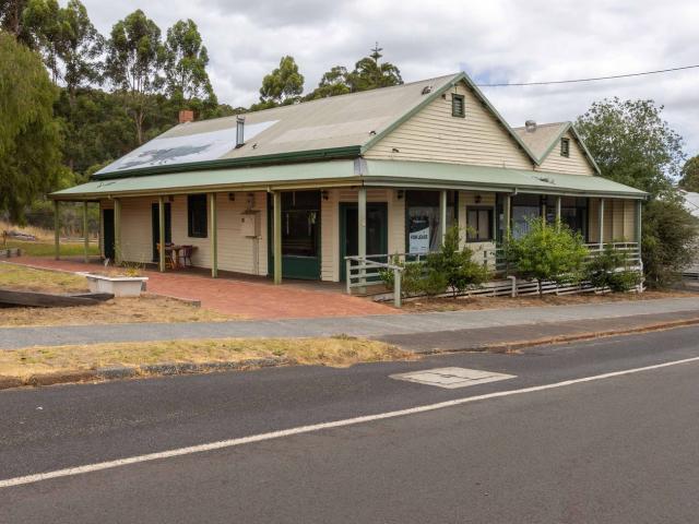 16 Brockman Street, PEMBERTON, WA 6260