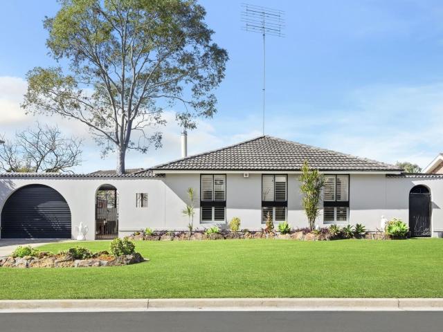 16 Brockamin Drive South Penrith