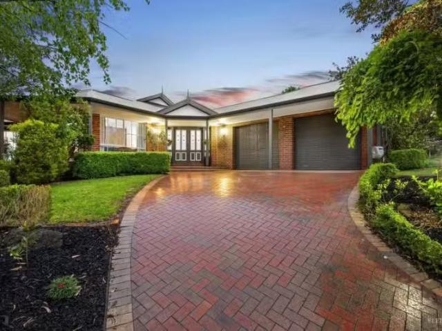 16 Bronte Ct, Croydon North VIC 3136 House For Lease