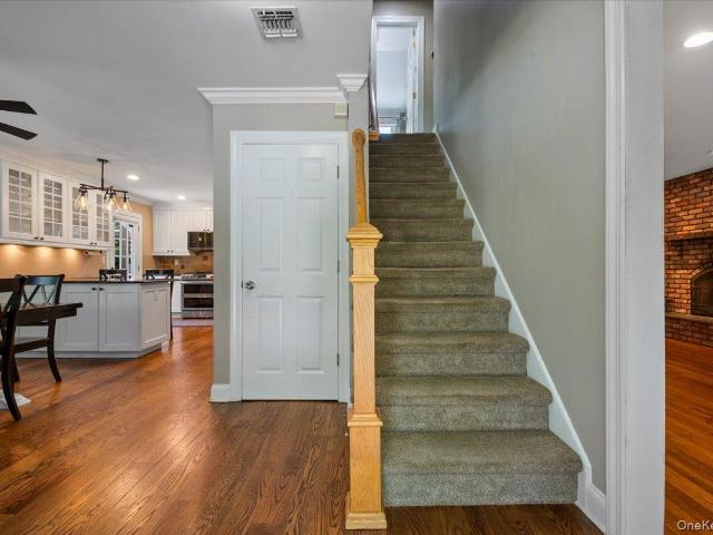 16 Brook Lane