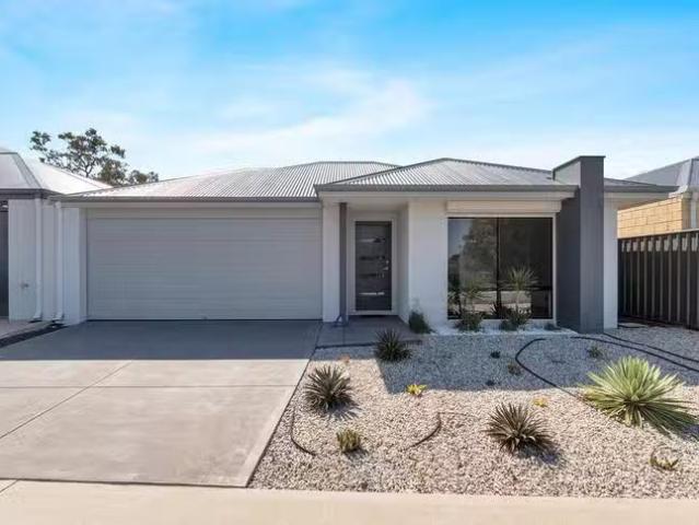 16 Callabonna Esplanade, Lakelands, WA 6180