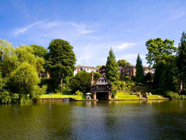 16 Cariad Court, Goring On Thames, Oxfordshire RG8, 2 bed flat to rent, £1,200 pcm | PrimeLocation