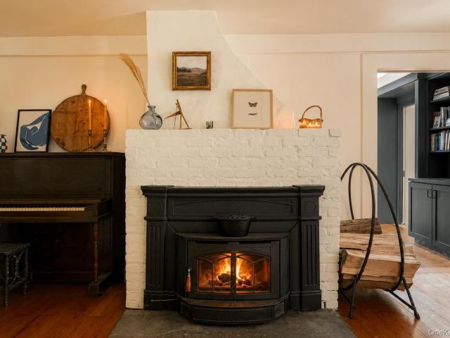 16 Carlson Road