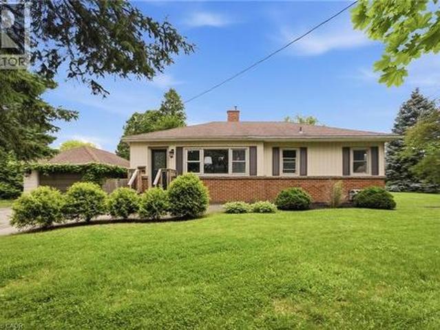 16 Carrington Court, Ancaster, ON, L9G 1R1 house for sale | Listing ID 40844 | Royal LePage
