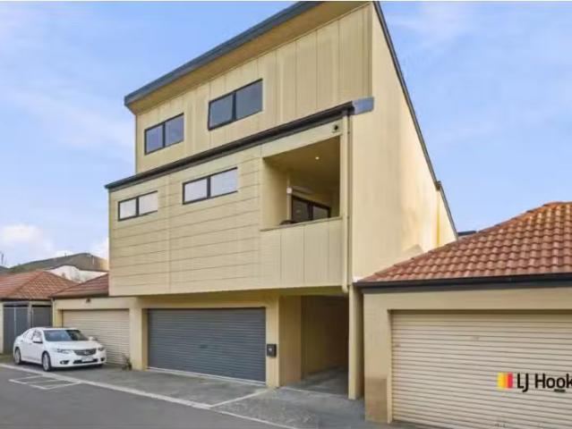 16 Causley Lane, Gungahlin Townhouse for rent Listed by Lyn F.