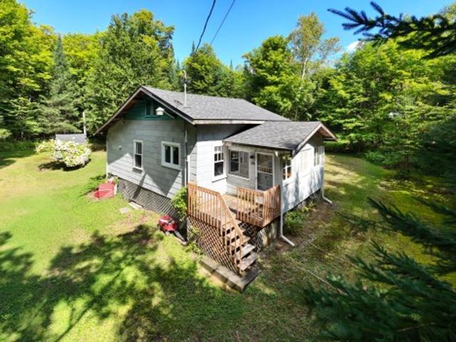 16 Ch. De La Montagne, Harrington, QC, J8G 2T1 house for sale | Listing ID 14174 | Royal LePage