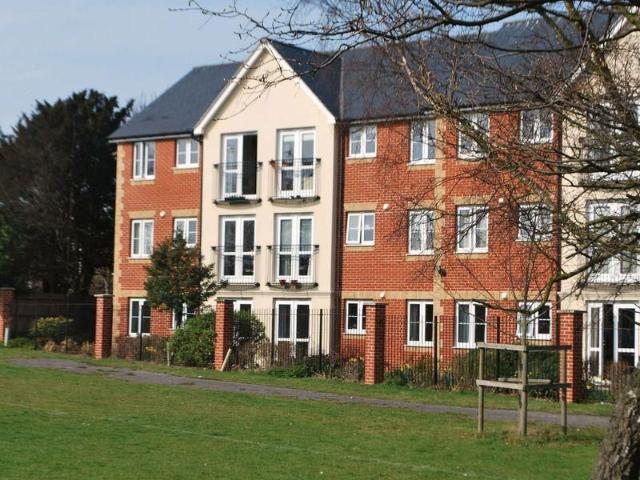 16 Chancellor Court, 65 Broomfield Road, Chelmsford CM1, 1 bed flat to rent, £1,200 pcm | PrimeLocation