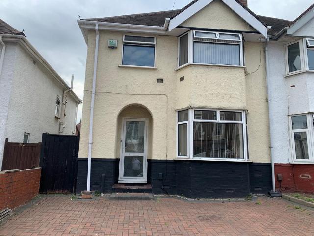 16 Charlotte Street, CV31 3EB 4 bed semi detached house to rent £2,100 pcm £485 pw