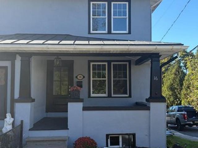 16 Cherry St, East Greenville, PA 18041