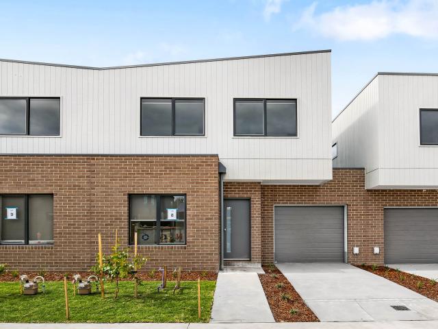 16 Cinnamon Drive, Cranbourne East VIC 3977 Townhouse For Rent | Domain