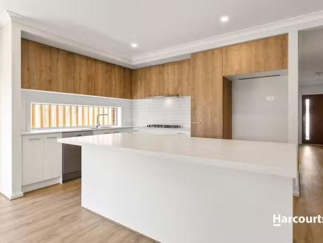 16 Companion Street, Mount Duneed, VIC 3217 House for Rent