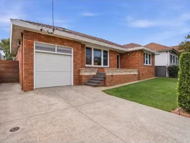 16 Coles St, Jesmond House for rent Listed by Love Rentals of.