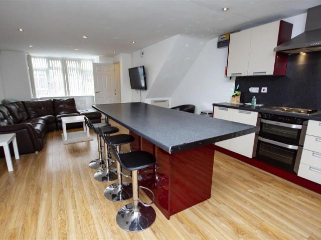 16 Coronation Road, Metchley, B29 7DE, United Kingdom | 6 bed house for rent #133402819 | Rentberry