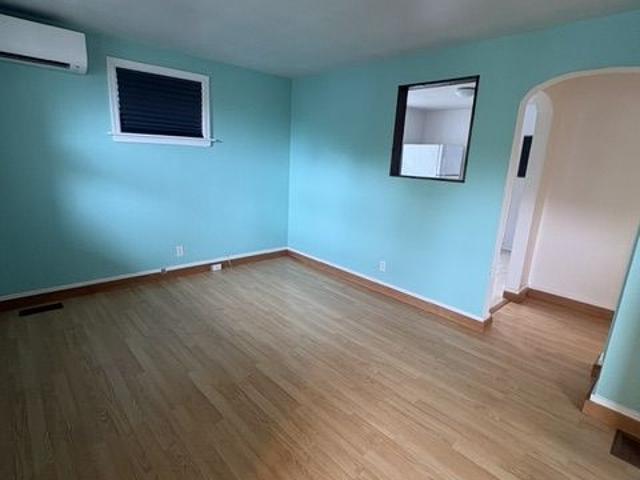 16 Cottage Road Upper Unit – CHARMING ARMDALE 2 BR 1 BATH UNIT AVAILABLE NOW!