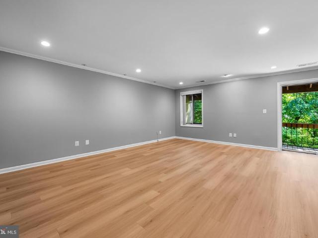 16 Cross Keys Road # 16E