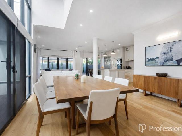 16 Cross StreetSwanbourne WA 6010, Australia