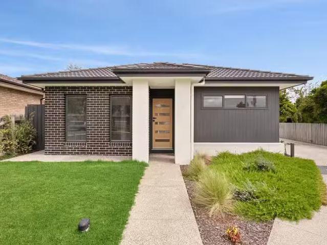 1/6 Cranmere Avenue, Belmont, VIC 3216