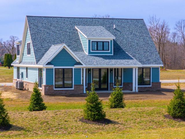 15 Creekside Lane
