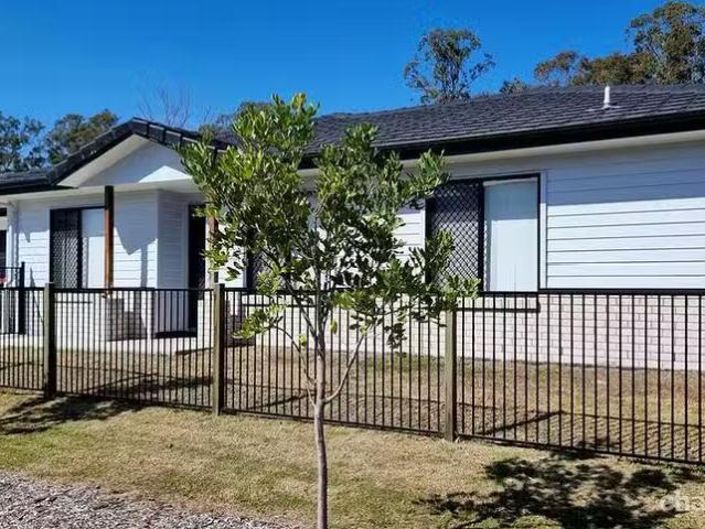 16 Dannielle Circuit, Lawnton, QLD 4501