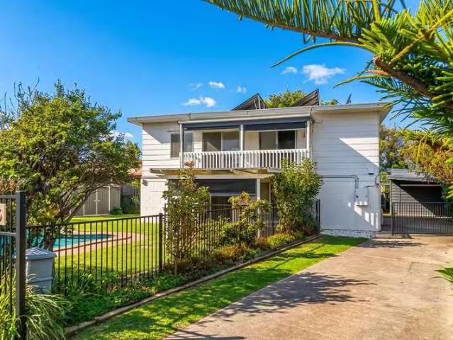 16 De Caux Avenue, PORT WILLUNGA, SA 5173 House for Rent