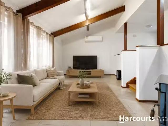 16 Dealbata Avenue, Endeavour Hills, VIC 3802 House for Rent