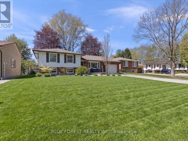 16 Dell Drive, Strathroy Caradoc Sw, ON, N7G 3N5 house for sale | Listing ID X13555 | Royal LePage