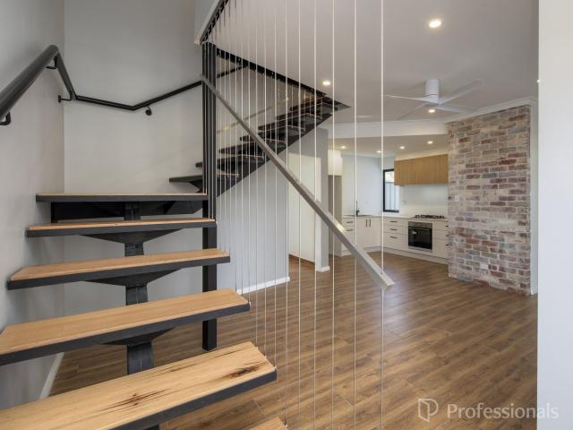 16 Derrington CrescentBalga WA 6061, Australia