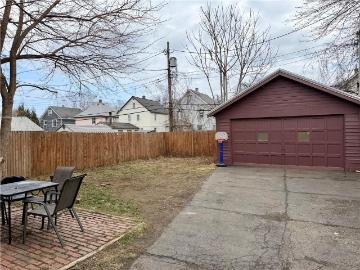 16 Devitt Road
