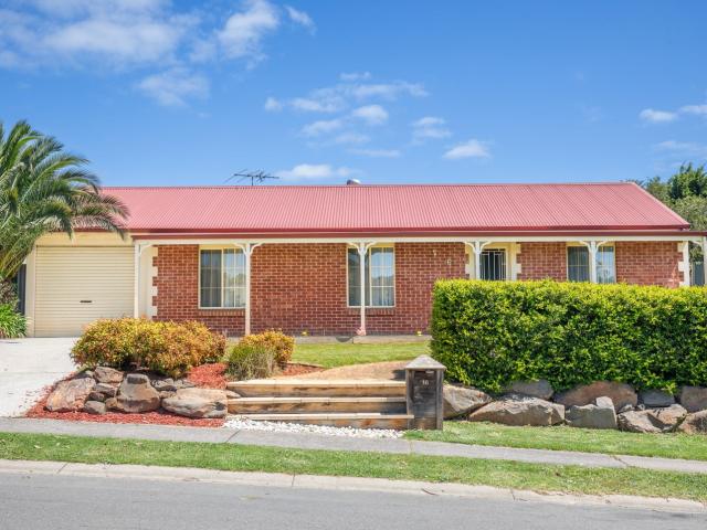 16 Douglas Drive, MOUNT BARKER, SA 5251
