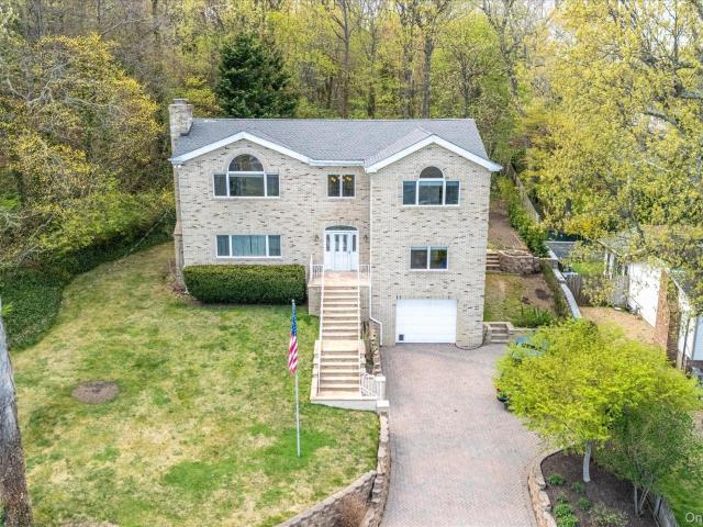 16 E Slope Road