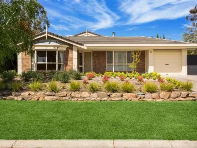 16 Edson Crescent, LITTLEHAMPTON, SA 5250 House for Rent