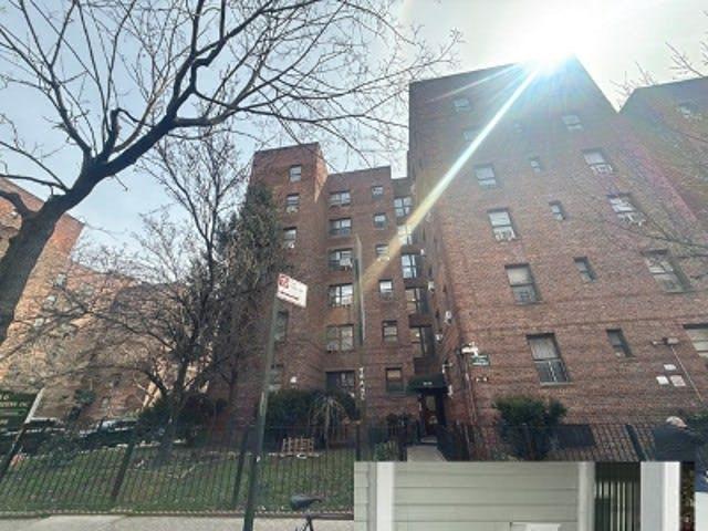 16 Elmhurst Avenue