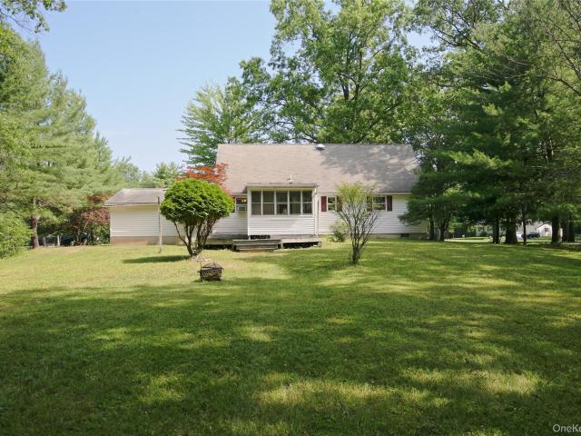 16 Elizabeth Drive