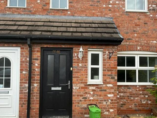 16 Farrier Court, Crewe, CW1 4NY 3 bed house to rent £1,025 pcm £237 pw