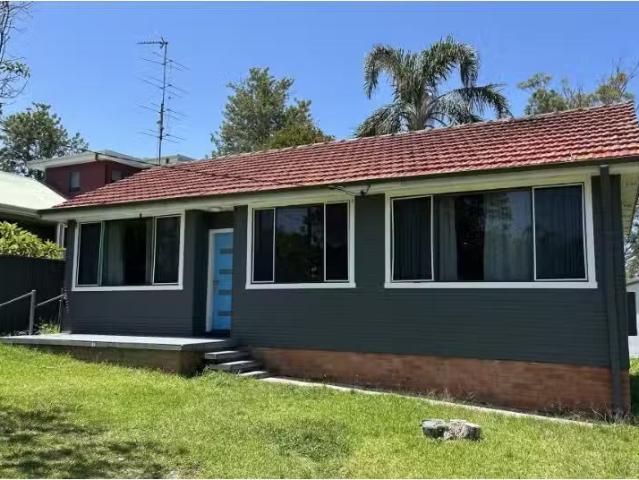 16 Fennell Crescent, Blackalls Park House for rent Listed by.
