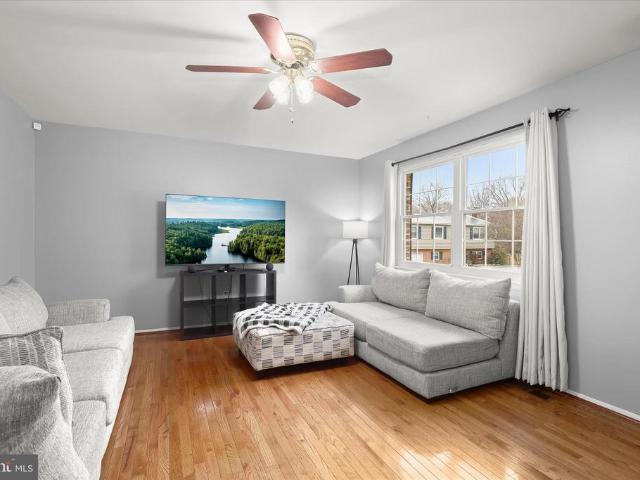 16 Fox Meadow Garth