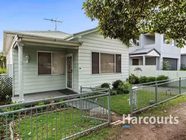 16 Fletcher Street, Adamstown, NSW 2289 House for Rent